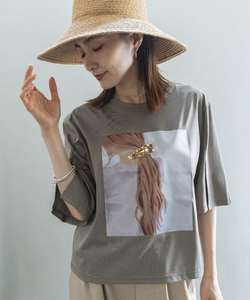 lodie(ロディ)の「バックヘアー プリントT(アクセ付き)(Tシャツ/カットソー・レディース・オフホワイト/ブラック/チャコールグレー・FREE)」の4枚目の写真