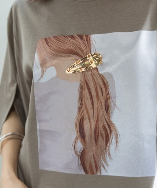 lodie(ロディ)の「バックヘアー プリントT(アクセ付き)(Tシャツ/カットソー・レディース・オフホワイト/ブラック/チャコールグレー・FREE)」の5枚目の写真