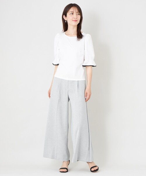 TO BE CHIC(トゥー ビー シック)の「サマーコンフォート タックワイドパンツ(その他パンツ・レディース・ブラック/ライトグレー・40)」の4枚目の写真