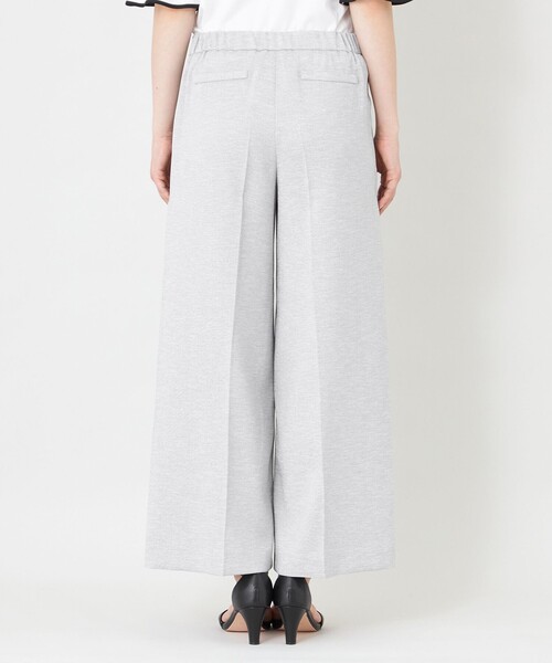 TO BE CHIC(トゥー ビー シック)の「サマーコンフォート タックワイドパンツ(その他パンツ・レディース・ブラック/ライトグレー・40)」の8枚目の写真