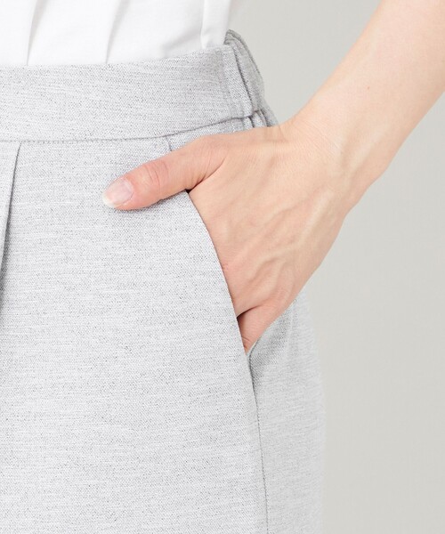TO BE CHIC(トゥー ビー シック)の「サマーコンフォート タックワイドパンツ(その他パンツ・レディース・ブラック/ライトグレー・40)」の9枚目の写真