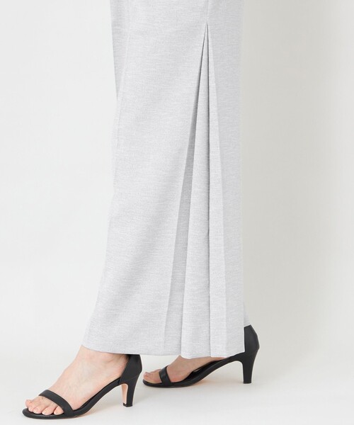TO BE CHIC(トゥー ビー シック)の「サマーコンフォート タックワイドパンツ(その他パンツ・レディース・ブラック/ライトグレー・40)」の10枚目の写真