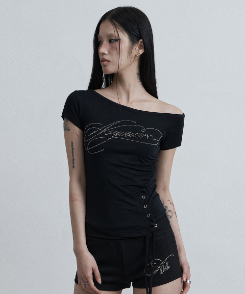 as you are(アズユーアー)の「ボタンインシジョンワンショルダーティーブラック(Tシャツ/カットソー・レディース・その他・OS)」の3枚目の写真