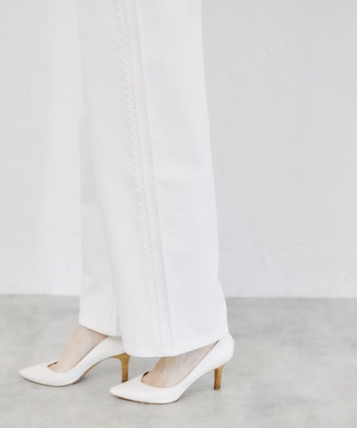 tocco closet(トッコ クローゼット)の「【S・Mサイズ展開】レースラインストレートデニムパンツ(デニムパンツ・レディース・ホワイト/サックスブルー・S/M)」の7枚目の写真
