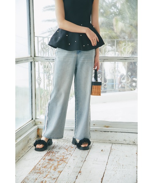 tocco closet(トッコ クローゼット)の「【S・Mサイズ展開】レースラインストレートデニムパンツ(デニムパンツ・レディース・ホワイト/サックスブルー・S/M)」の15枚目の写真