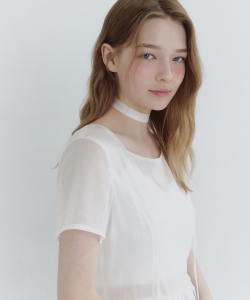 MICANE(ミケーネ)の「エリラショーツスリーブティアードブラウス-タイセットアップ(シャツ/ブラウス・レディース・ブラック/アイボリー・SMALL/MEDIUM/LARGE/X-LARGE)」の4枚目の写真