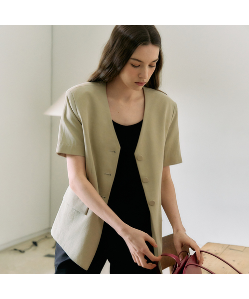 Ellioti(エリオティ)の「Belin Half Sleeve Jacket_3Color(テーラードジャケット・レディース・ブラック/アイボリー/ベージュ・FREE)」の3枚目の写真