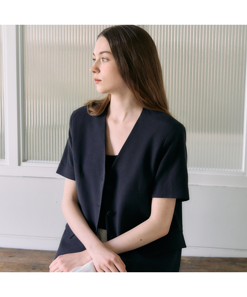 Ellioti(エリオティ)の「Belin Half Sleeve Jacket_3Color(テーラードジャケット・レディース・ブラック/アイボリー/ベージュ・FREE)」の1枚目の写真