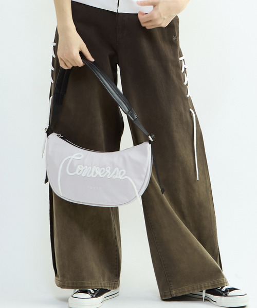CONVERSE(コンバース)の「【CONVERSE TOKYO】<UNISEX> スピンドル / ショルダーバッグ / SPINDLE LOGO MOON SHOULDER BAG(ショルダーバッグ・レディース・ライトグレー/ブラウン/ブラック・FREE)」の1枚目の写真