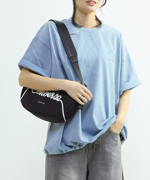 CONVERSE(コンバース)の「【CONVERSE TOKYO】<UNISEX> スピンドル / ショルダーバッグ / SPINDLE LOGO MOON SHOULDER BAG(ショルダーバッグ・レディース・ライトグレー/ブラウン/ブラック・FREE)」の4枚目の写真