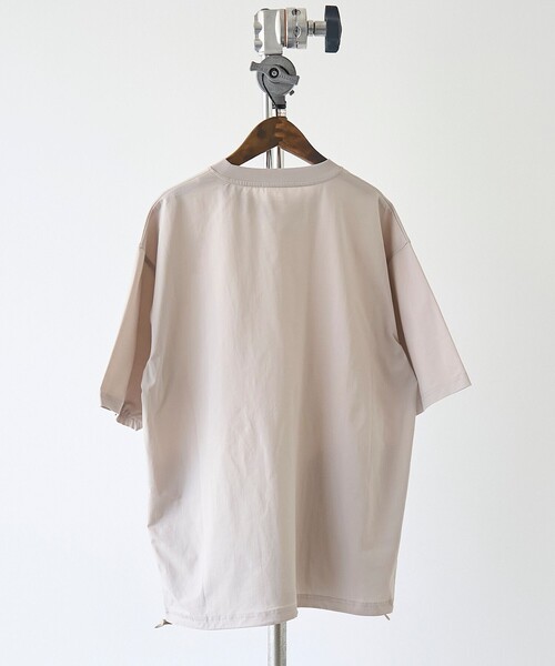 coen(コーエン)の「【2WAYストレッチ・接触冷感・UVカット】マルチファンクションプルオーバー(Tシャツ/カットソー・メンズ・ダークグレー/ベージュ/ブラック・S/L/M)」の4枚目の写真