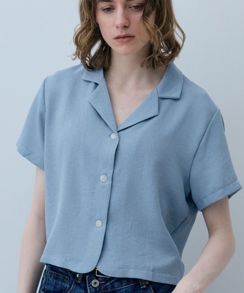 flaeu(フラユ)の「Open Collar Short Shirt(シャツ/ブラウス・レディース・ベージュ/ライトブルー/ブラック・FREE)」の3枚目の写真