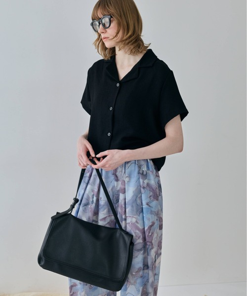 flaeu(フラユ)の「Open Collar Short Shirt(シャツ/ブラウス・レディース・ベージュ/ライトブルー/ブラック・FREE)」の5枚目の写真