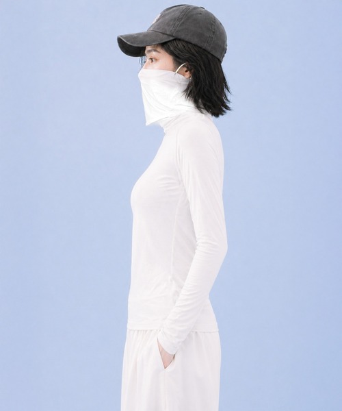 by LEGNA(バイレグナ)の「COOLIFY フェイスカバー付きフィットサイズロンT(Tシャツ/カットソー・レディース・ホワイト/ブラック/ダークグレー・SMALL/MEDIUM/LARGE)」の4枚目の写真