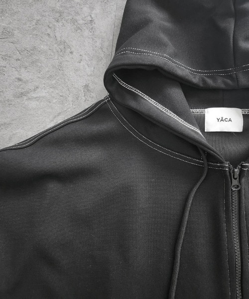 YACA（ヤーカ）の「Out Stitch Over Zip Parka/アウトステッチオーバージップパーカー（パーカー・レディース・ブラック・FREE）」の4枚目の写真