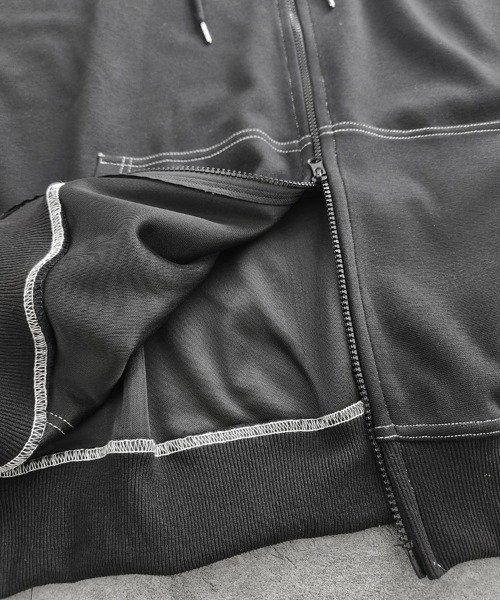 YACA（ヤーカ）の「Out Stitch Over Zip Parka/アウトステッチオーバージップパーカー（パーカー・レディース・ブラック・FREE）」の5枚目の写真