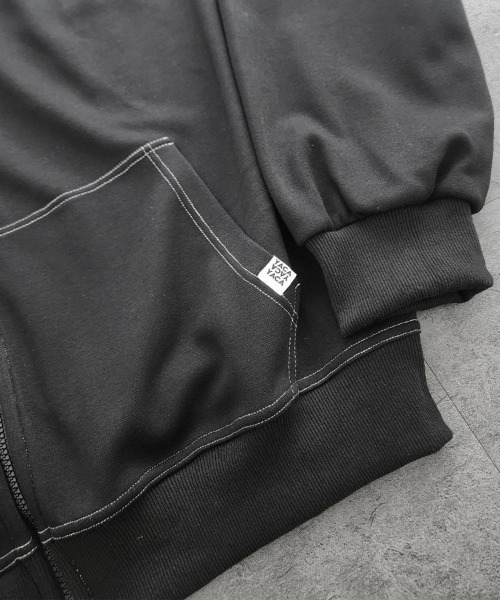 YACA（ヤーカ）の「Out Stitch Over Zip Parka/アウトステッチオーバージップパーカー（パーカー・レディース・ブラック・FREE）」の6枚目の写真