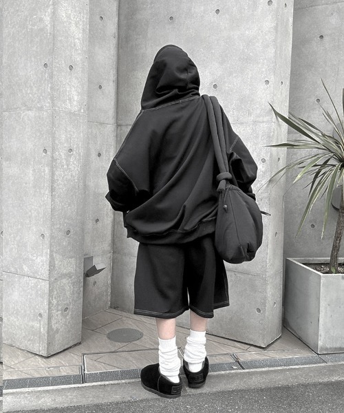 YACA（ヤーカ）の「Out Stitch Over Zip Parka/アウトステッチオーバージップパーカー（パーカー・レディース・ブラック・FREE）」の15枚目の写真