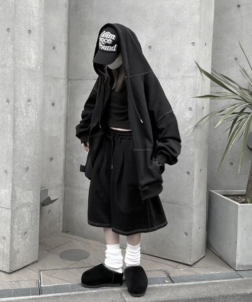 YACA（ヤーカ）の「Out Stitch Over Zip Parka/アウトステッチオーバージップパーカー（パーカー・レディース・ブラック・FREE）」の16枚目の写真