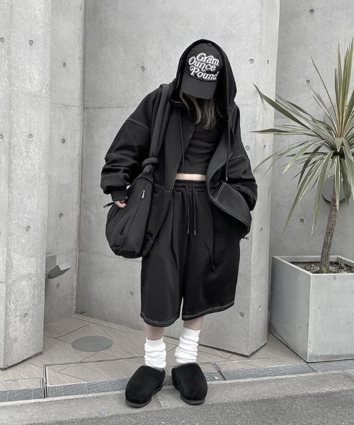 YACA（ヤーカ）の「Out Stitch Over Zip Parka/アウトステッチオーバージップパーカー（パーカー・レディース・ブラック・FREE）」の18枚目の写真