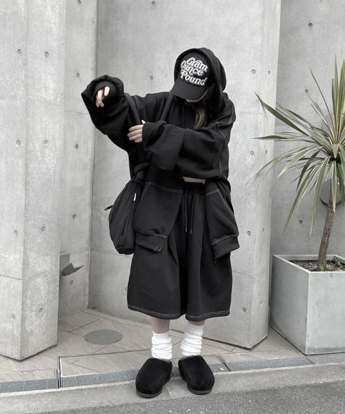 YACA（ヤーカ）の「Out Stitch Over Zip Parka/アウトステッチオーバージップパーカー（パーカー・レディース・ブラック・FREE）」の20枚目の写真