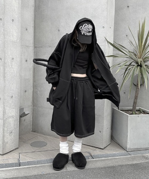 YACA（ヤーカ）の「Out Stitch Over Zip Parka/アウトステッチオーバージップパーカー（パーカー・レディース・ブラック・FREE）」の21枚目の写真