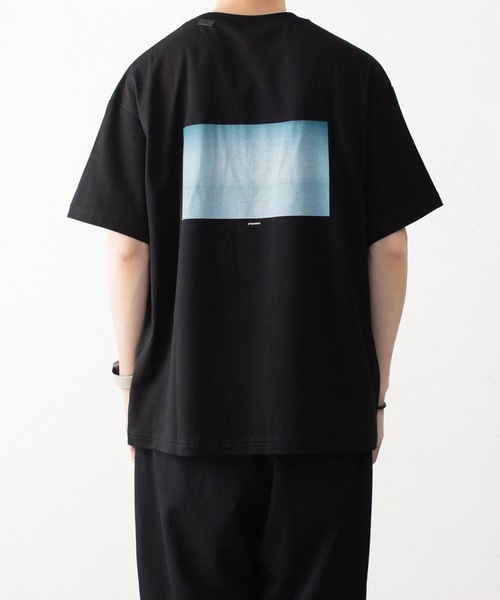 ATTACHMENT（アタッチメント）の「100//3 ジャージー フォトプリント S/S TEE / 100//3　JERSEY PHOTO PRINT S/S TEE（Tシャツ/カットソー・メンズ・ダークブラウン/ブラック/ホワイト/グレー・4/1/3/2）」の2枚目の写真
