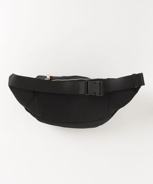 Guess(ゲス)の「FOLLIE Belt Bag ボディバッグ ウエストポーチ ナイロンバッグ(ボディバッグ/ウエストポーチ・レディース・ブラック・ONE SIZE)」の8枚目の写真