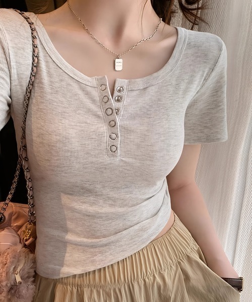 HAILY(ヘイリー)の「フロントボタンヘンリーネック半袖トップス(Tシャツ/カットソー・レディース・ホワイト/ライトグレー/ブラック・M/L)」の20枚目の写真