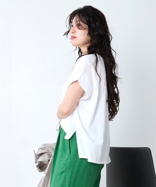 MICA&DEAL（マイカ＆ディール）の「ラメロゴプリントターンバックスリーブTシャツ（Tシャツ/カットソー・レディース・ホワイト/チャコールグレー・FREE）」の15枚目の写真