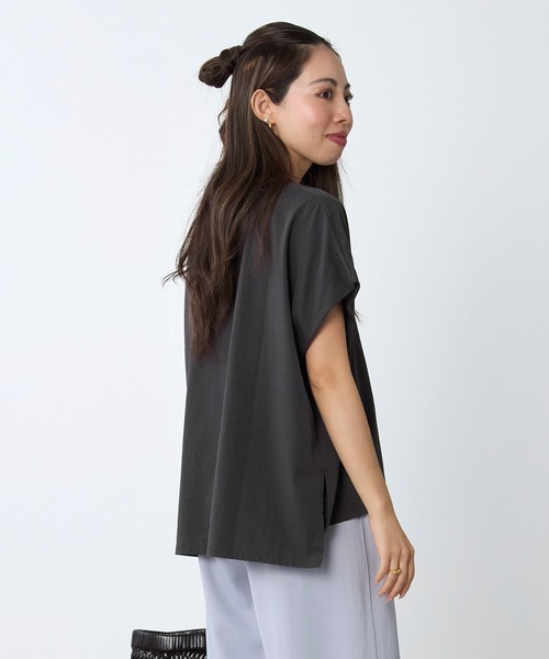 MICA&DEAL（マイカ＆ディール）の「ラメロゴプリントターンバックスリーブTシャツ（Tシャツ/カットソー・レディース・ホワイト/チャコールグレー・FREE）」の6枚目の写真