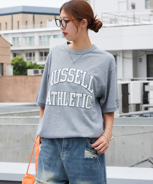 Russell Athletic(ラッセルアスレティック)の「RUSSELL ATHLETIC / ラッセルアスレティック PRO COTTON Jersey Logo T カレッジロゴ ヘビーウェイト 半袖Tシャツ メンズ 秋 秋服 2026年秋冬(Tシャツ/カットソー・メンズ・グレー/ネイビー/ホワイト/アッシュグレー・M/L/XL)」の3枚目の写真