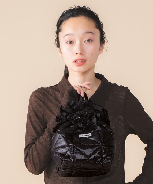 Wpc.(ダブリュピーシー)の「キルティングフリル巾着 ショルダーバッグ Wpc.(ショルダーバッグ・レディース・ブラック/オフホワイト/ブラウン・FREE)」の2枚目の写真