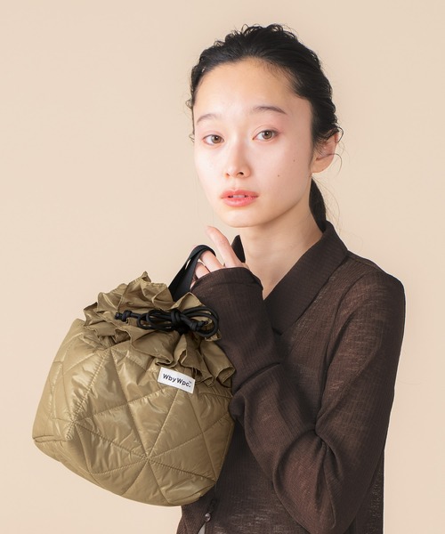 Wpc.(ダブリュピーシー)の「キルティングフリル巾着 ショルダーバッグ Wpc.(ショルダーバッグ・レディース・ブラック/オフホワイト/ブラウン・FREE)」の21枚目の写真