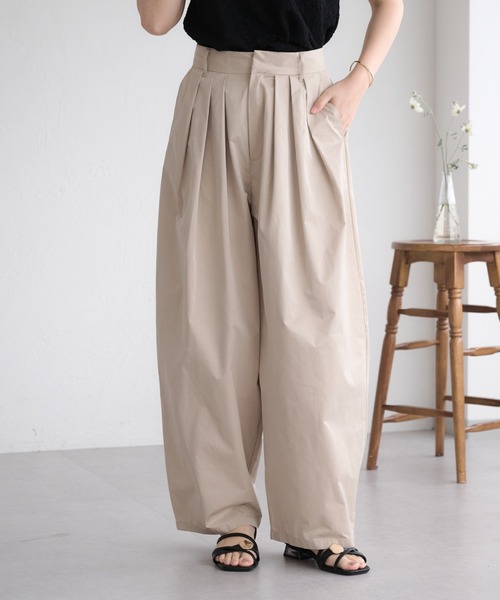 raffime(ラフィミー)の「【Raffime】タックデザインバレルレッグパンツ(その他パンツ・レディース・ベージュ/オフホワイト/ダークブラウン・MEDIUM/SMALL/LARGE)」の14枚目の写真