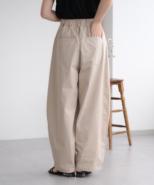 raffime(ラフィミー)の「【Raffime】タックデザインバレルレッグパンツ(その他パンツ・レディース・ベージュ/オフホワイト/ダークブラウン・MEDIUM/SMALL/LARGE)」の16枚目の写真