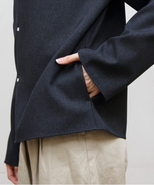 GYMPHLEX(ジムフレックス)の「Gymphlex/ジムフレックス カーディガンシャツ CARDIGAN SHIRT GY-B0500 ZOL(カーディガン/ボレロ・レディース・チャコールグレー/ベージュ・12)」の4枚目の写真