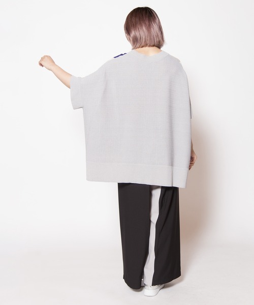 OSMOSIS(オズモーシス)の「ランダムストライプニットプルオーバー(ニット/セーター・レディース・サックスブルー/チャコール/ネイビー・ONE SIZE)」の14枚目の写真