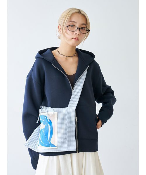 emmi(エミ)の「ジップアップダンボールフーディー(パーカー・レディース・ネイビー/ホワイト・F)」の2枚目の写真