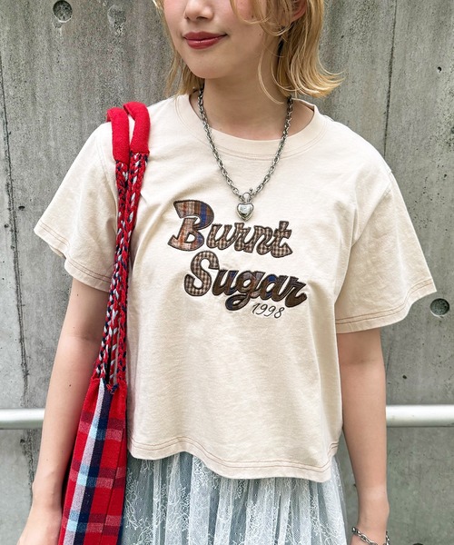DOUBLE NAME(ダブルネーム)の「チェックアップリケコンパクトTEE(Tシャツ/カットソー・レディース・グリーン/オフホワイト/ブラウン・FREE)」の1枚目の写真