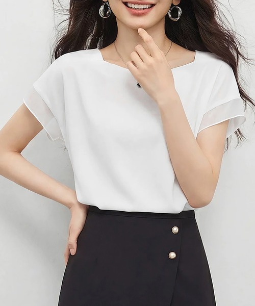 Doux Belle(ドゥーベル)の「ラウンドネック半袖ブラウス(シャツ/ブラウス・レディース・ホワイト/ブルー・MEDIUM/LARGE/X-LARGE)」の6枚目の写真