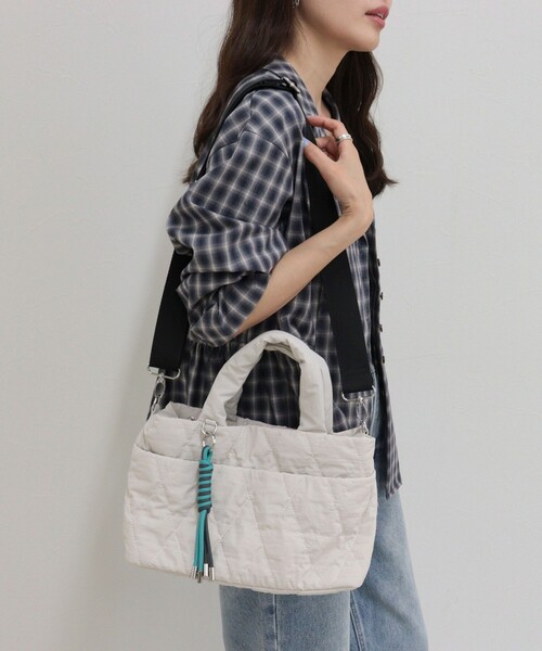 fredy emue(フレディエミュ)の「撥水キルティング3ROOMトートバッグ(トートバッグ・レディース・ロイヤルブルー/キナリ/ミント/ブラウン/ブラック・FREE)」の1枚目の写真