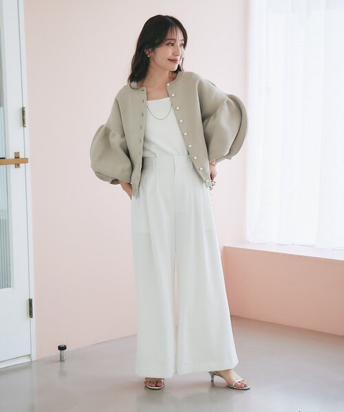 La boutique BonBon（ラブティックボンボン）の「【再販・WEB限定】お袖ぽわんパールニットカーディガン（カーディガン/ボレロ・レディース・ネイビー/グレイッシュベージュ/ホワイト・FREE）」の4枚目の写真