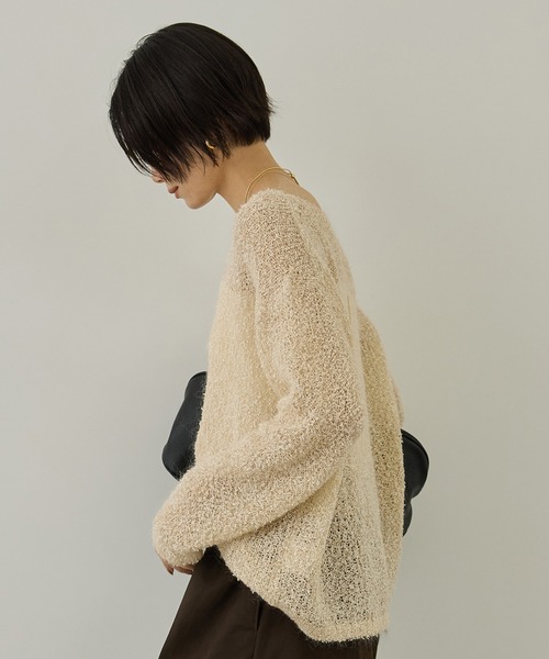 SALON adam et rope'(サロン アダム エ ロペ)の「【WEB限定】モヘア混テープヤーンボートネックプルオーバー(Tシャツ/カットソー・レディース・ベージュ/オフホワイト/ピンク・FREE)」の21枚目の写真