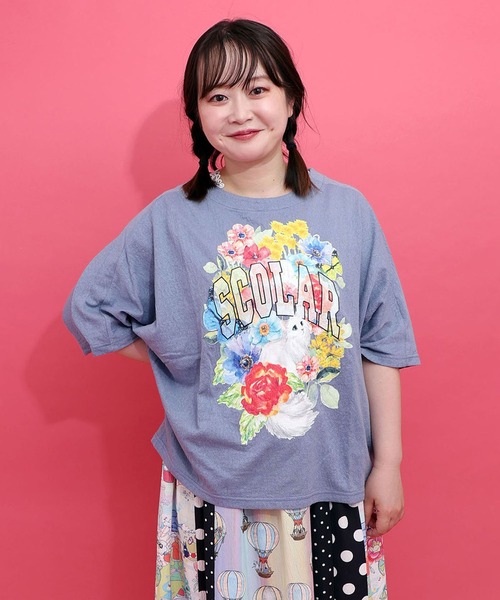 ScoLar(スカラー)の「ScoLar(スカラー) 花ネコ柄 ローズジャガードプルオーバー(Tシャツ/カットソー・レディース・オフホワイト/ブルー/チャコールグレー・MEDIUM)」の3枚目の写真