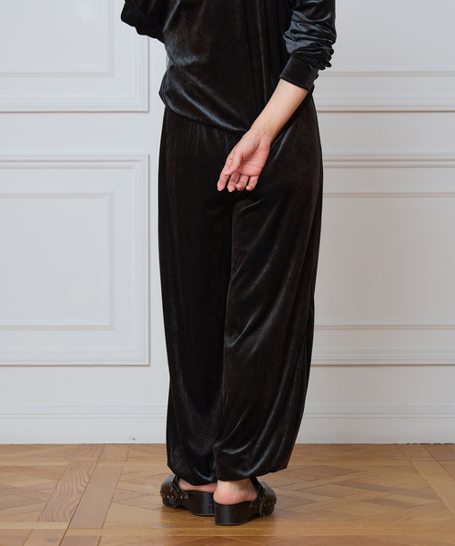 IENA LA BOUCLE(イエナラブークル)の「IENA LA BOUCLEトリアセベロアイージーパンツ(その他パンツ・レディース・ブラック/ピンク・36/38)」の17枚目の写真