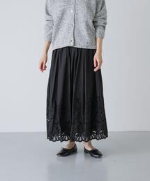 スカラップ刺繍タックスカート