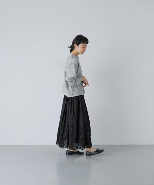 かぐれ(カグレ)の「スカラップ刺繍タックスカート(スカート・レディース・ブラック/オフホワイト・FREE)」の18枚目の写真