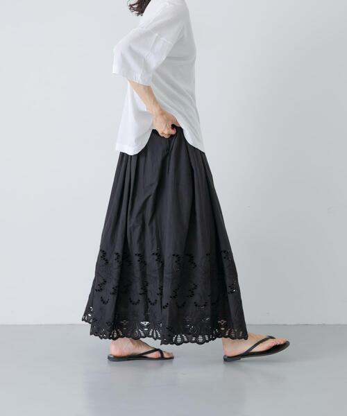 かぐれ(カグレ)の「スカラップ刺繍タックスカート(スカート・レディース・ブラック/オフホワイト・FREE)」の20枚目の写真