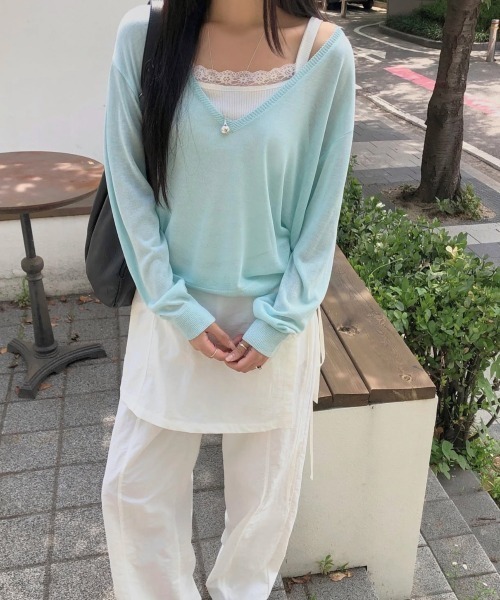 FLINEA(フリネア)の「Vネック長袖薄手Tシャツ(Tシャツ/カットソー・レディース・ブルー/イエロー/ピンク/グレー・FREE)」の13枚目の写真